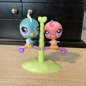 2006 Hasbro Littlest Pet Shop Pet Pairs Blue/pink Birds #205, #206 Parakeets